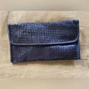 LEATHER Woven pattern clutch with removable chain in classic brown color